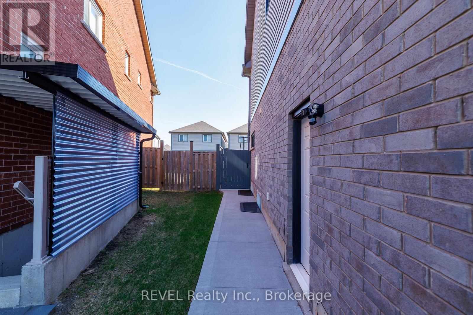 8 ELDERBERRY ROAD - 5