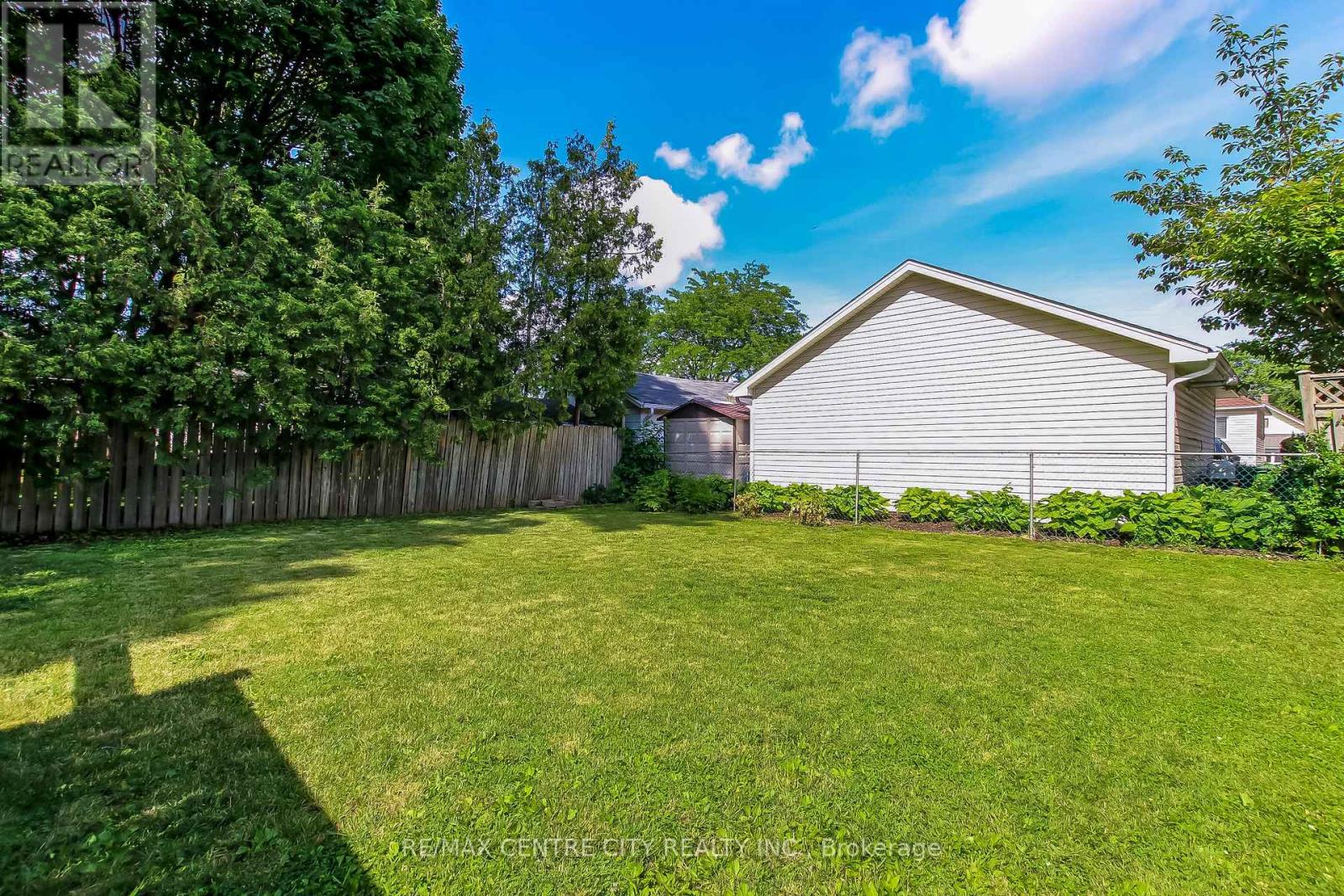 92 FOREST AVENUE - 30