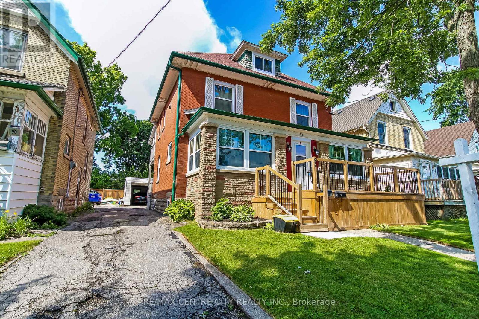 92 FOREST AVENUE - 33
