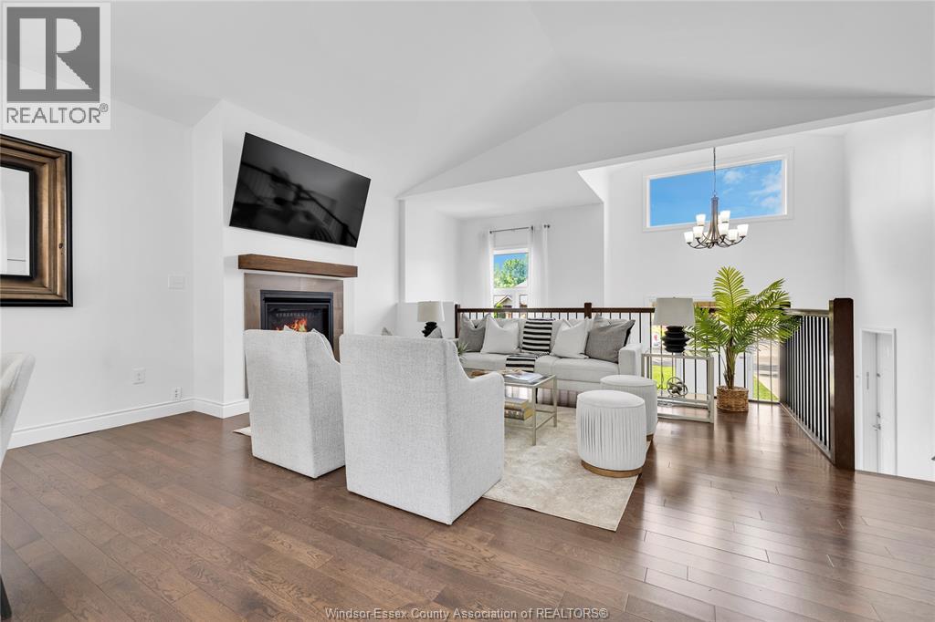 595 DONLON STREET - 10