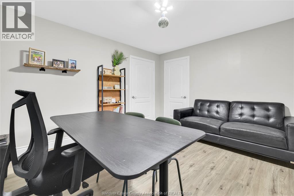 595 DONLON STREET - 31