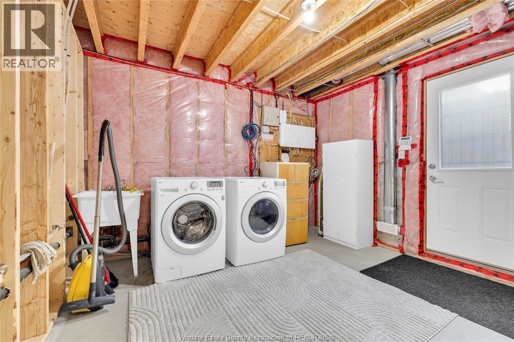 595 DONLON STREET - 33