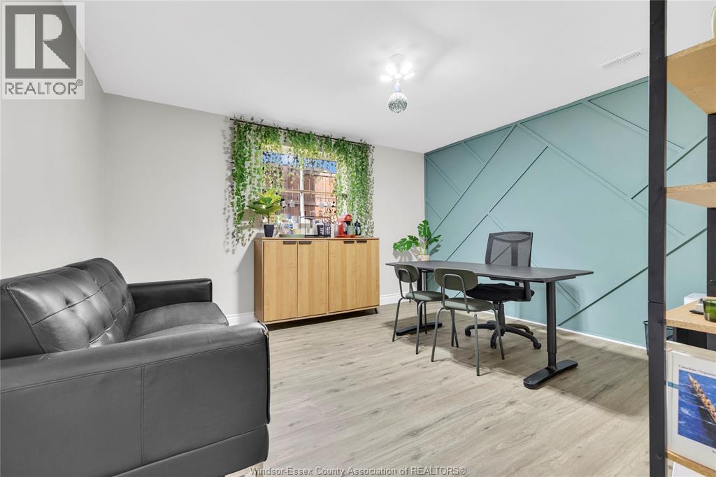 595 DONLON STREET - 30