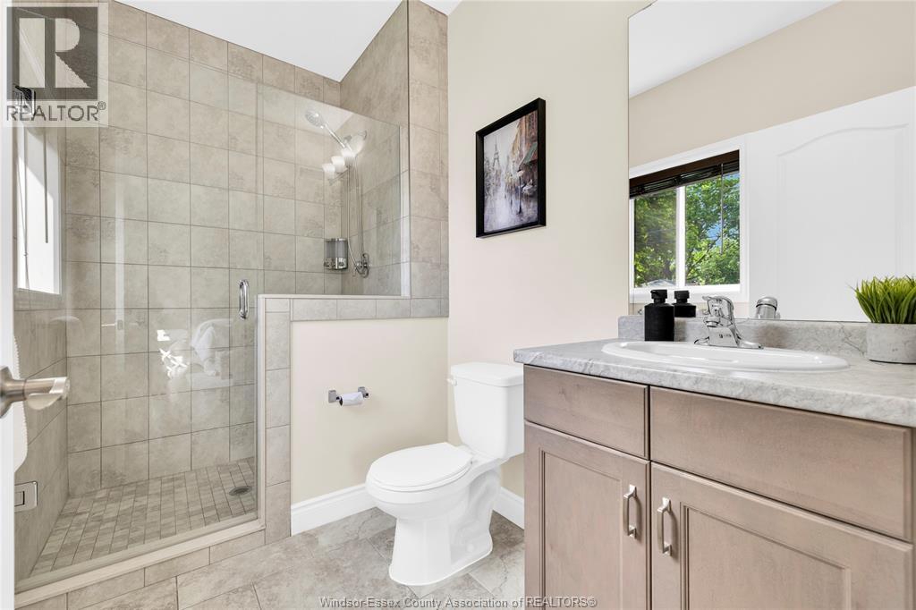 595 DONLON STREET - 20