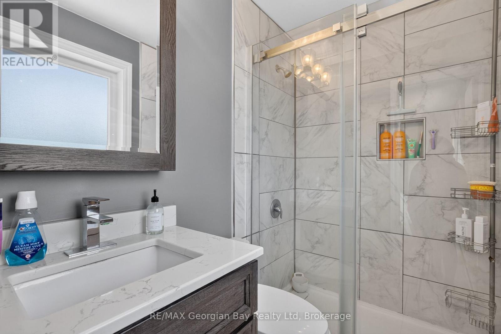 1005 DINA CRESCENT - 16