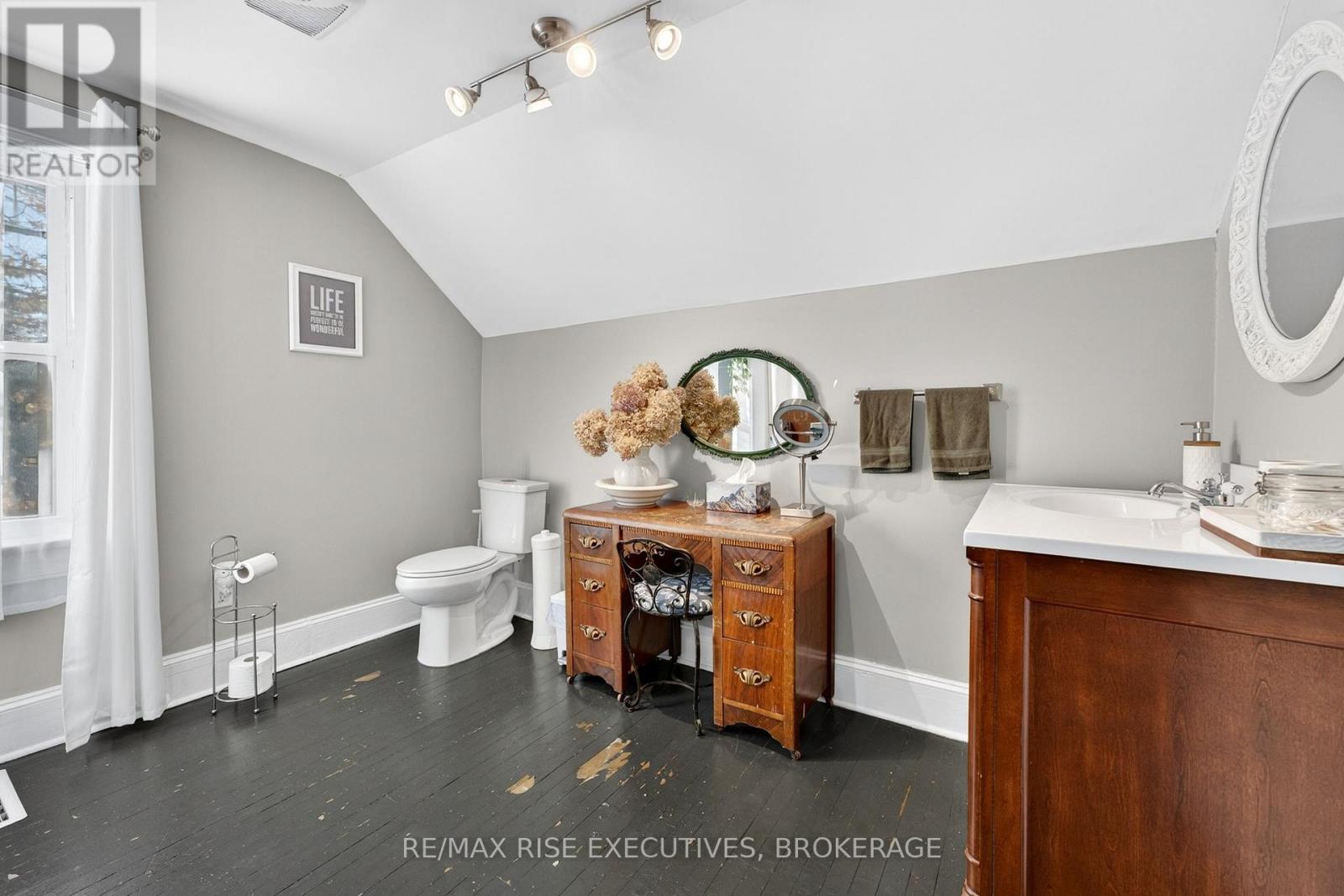 336 QUEEN STREET - 17