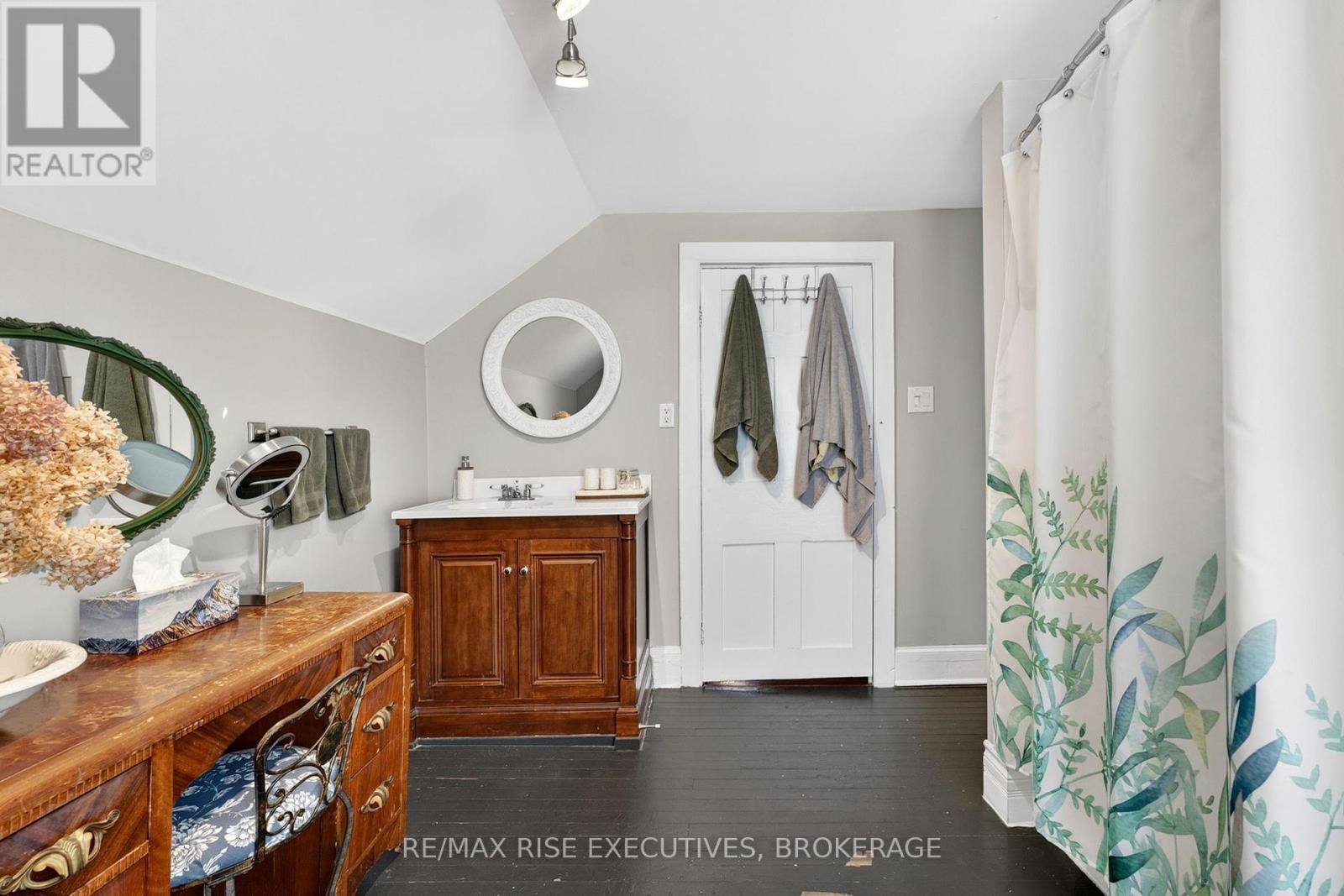 336 QUEEN STREET - 18