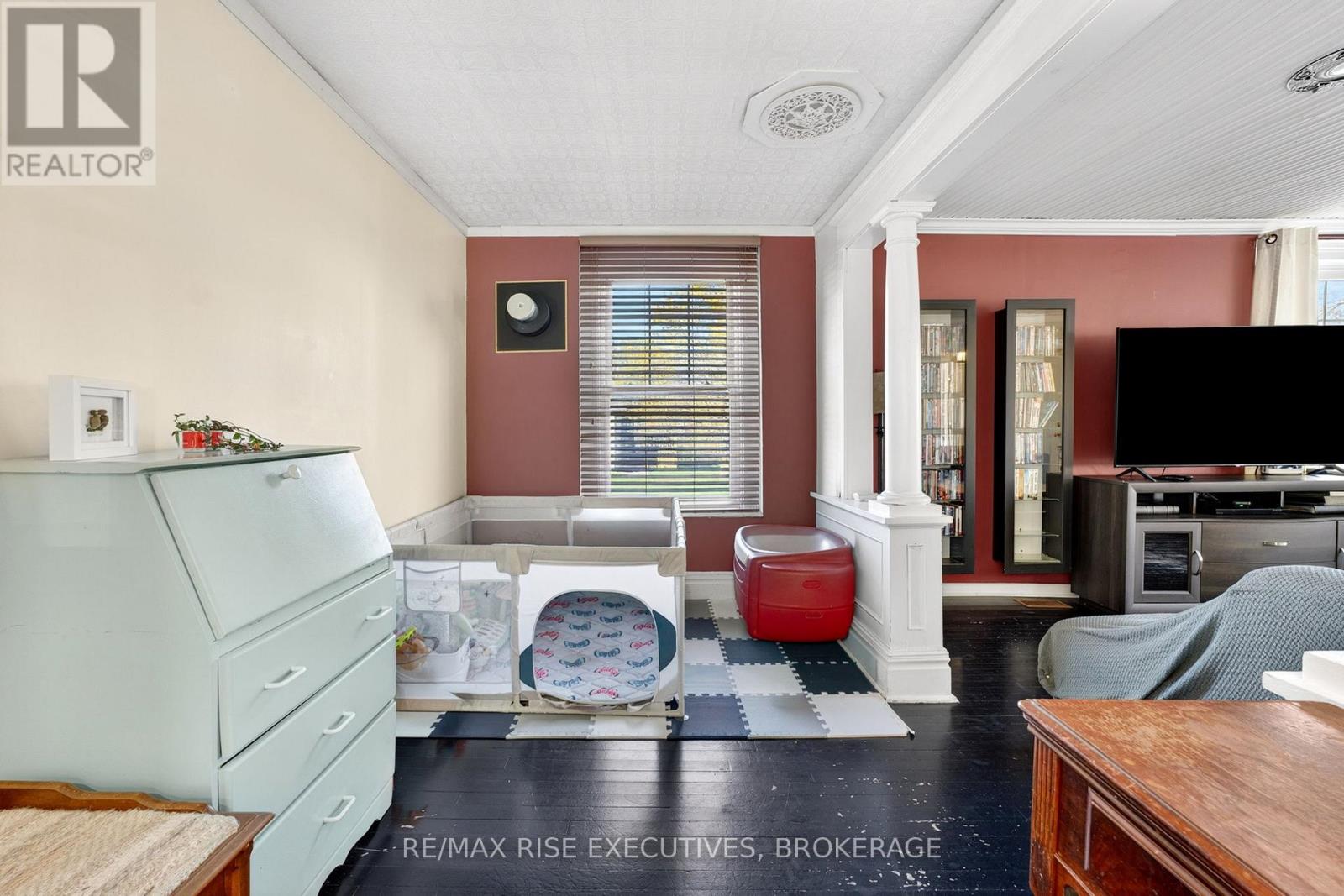 336 QUEEN STREET - 3
