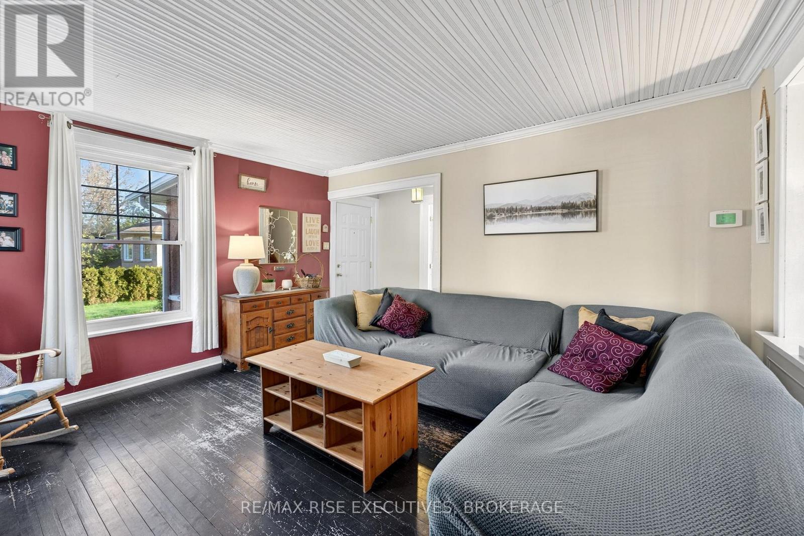 336 QUEEN STREET - 5