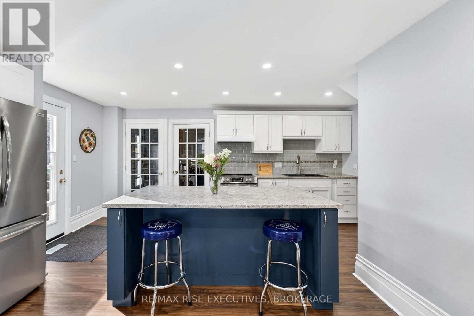 336 QUEEN STREET - 8