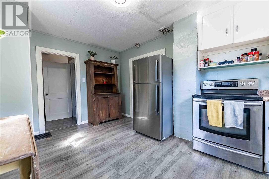 697 Ontario Street - 22