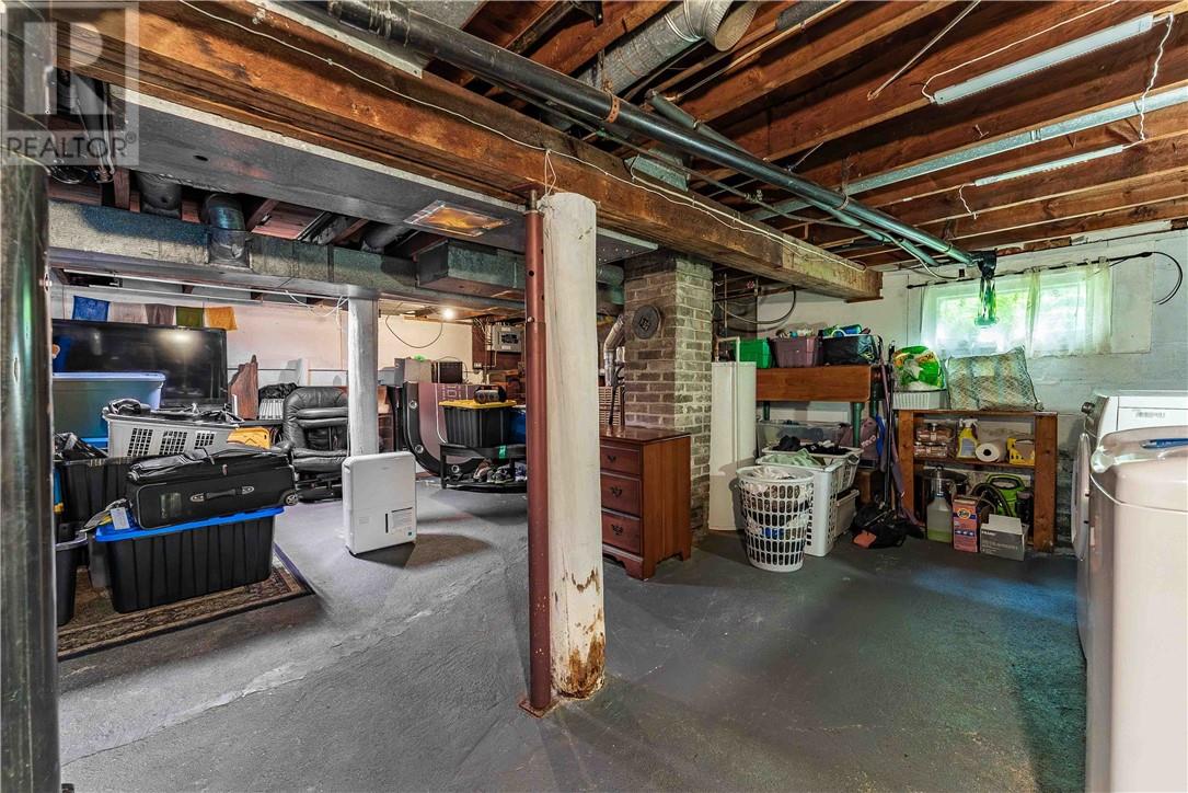 697 Ontario Street - 35