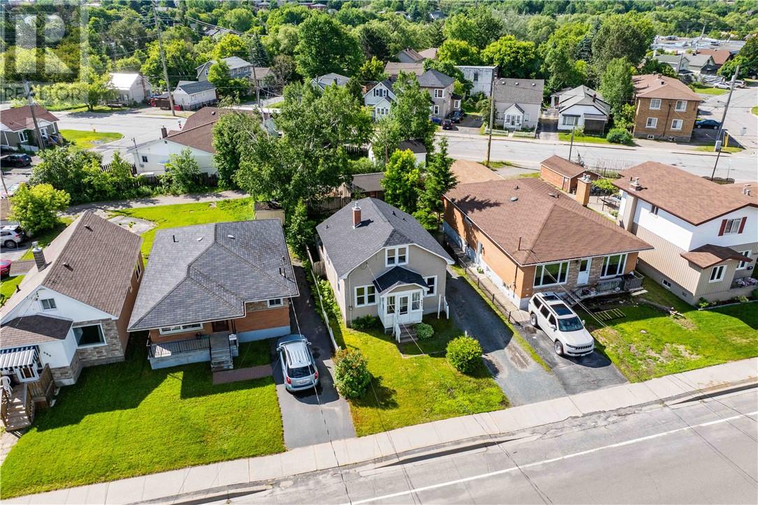 697 Ontario Street - 5