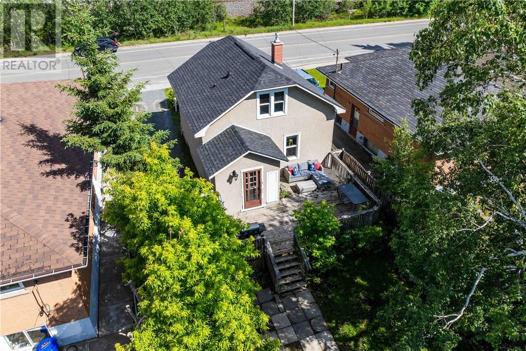 697 Ontario Street - 9
