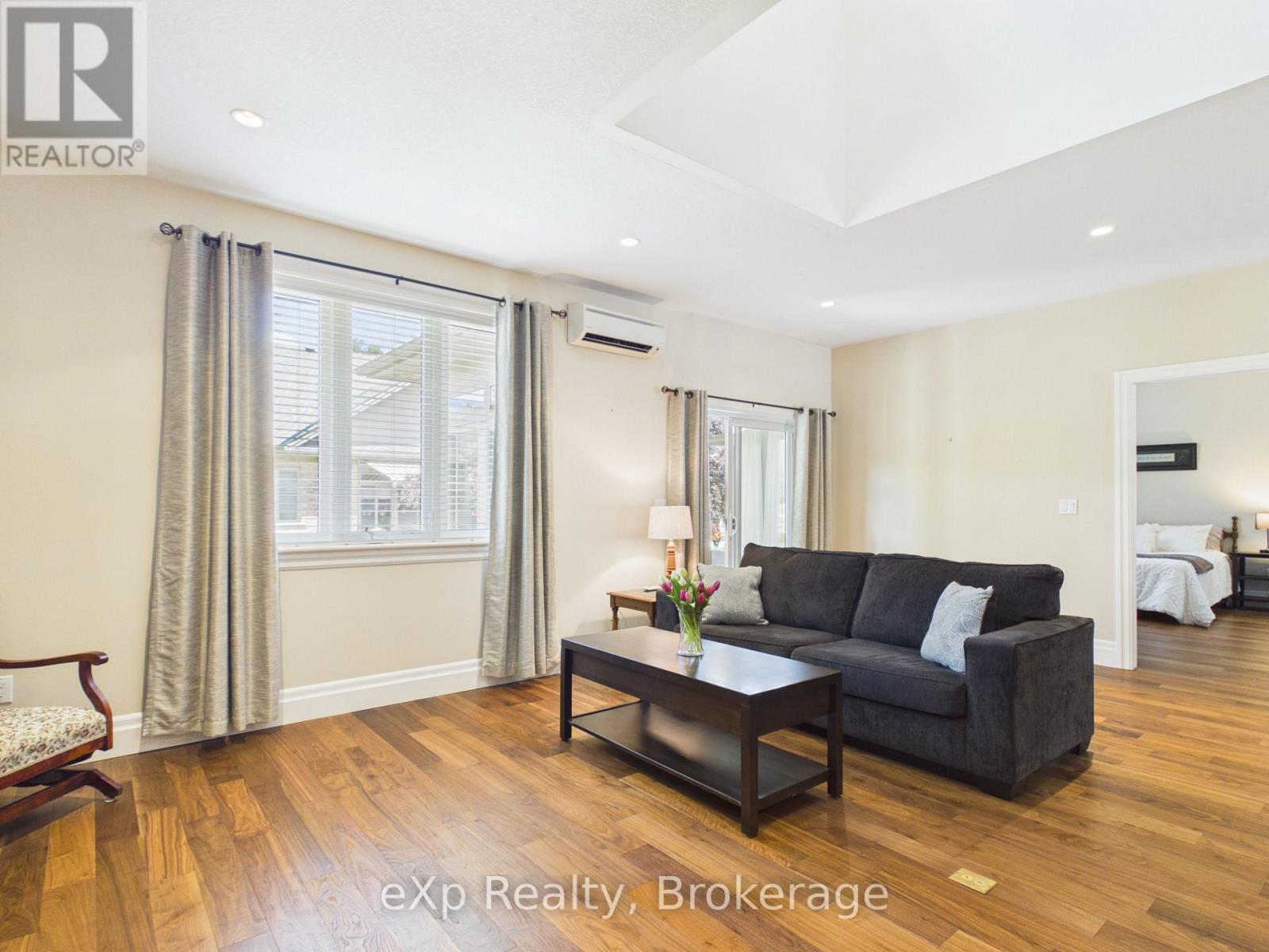 #34 401 VICTORIA STREET - 12