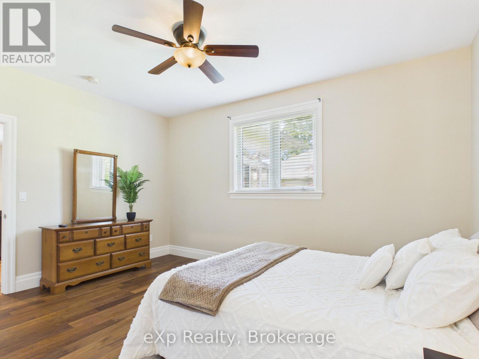 #34 401 VICTORIA STREET - 16