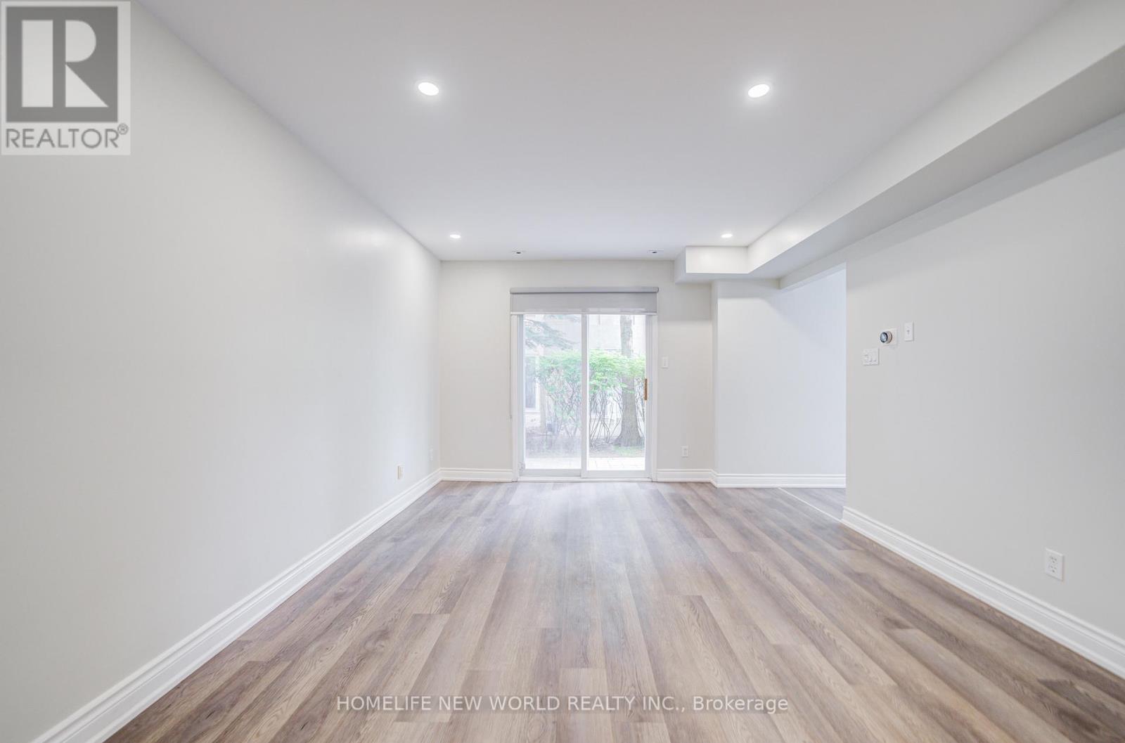 #1001 28 ROSEBANK DRIVE - 4