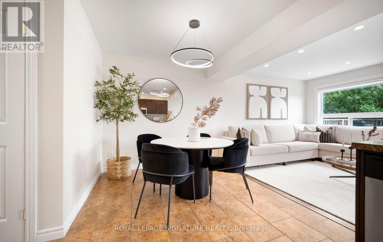 61 THAMES WAY - 11