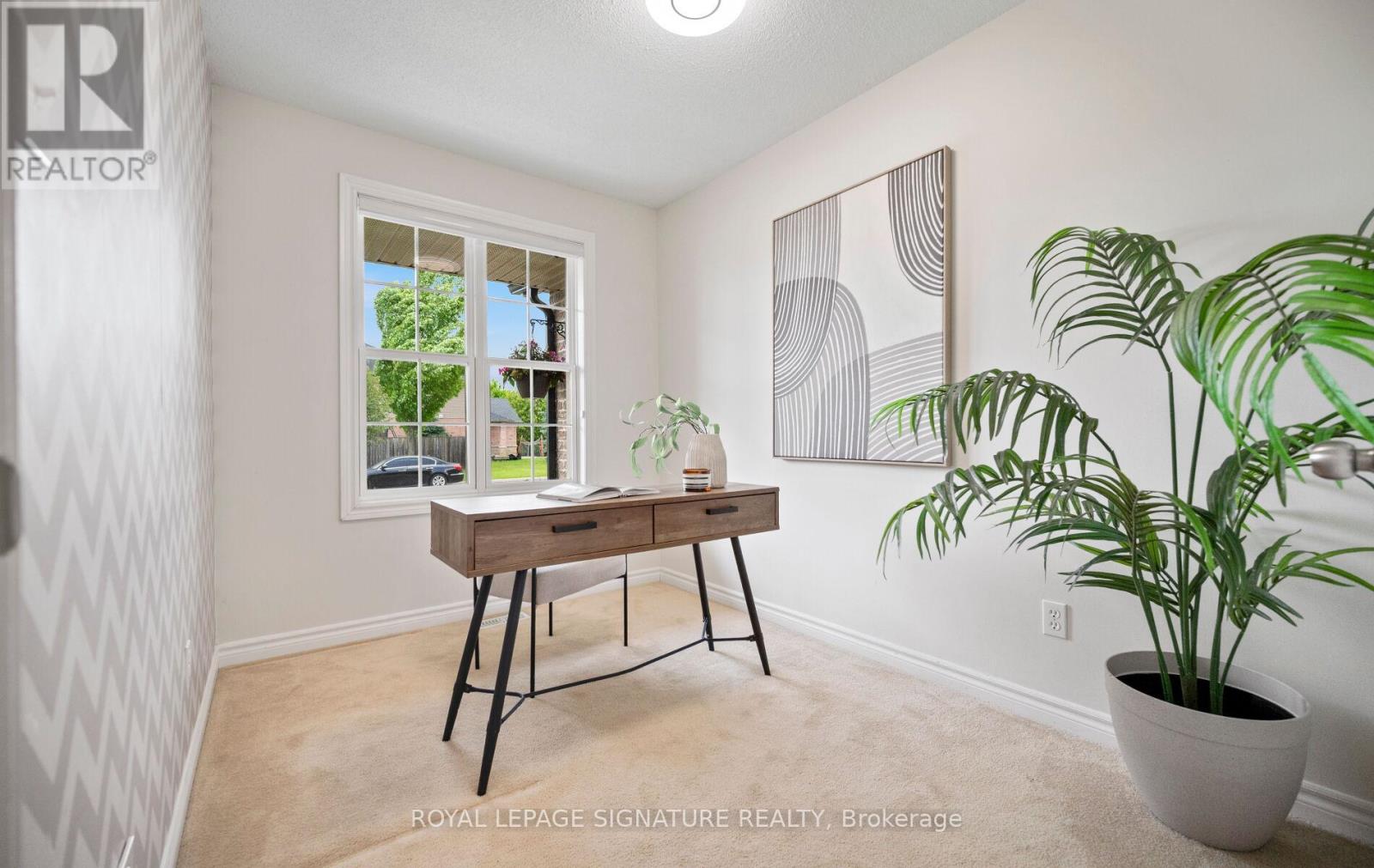 61 THAMES WAY - 20