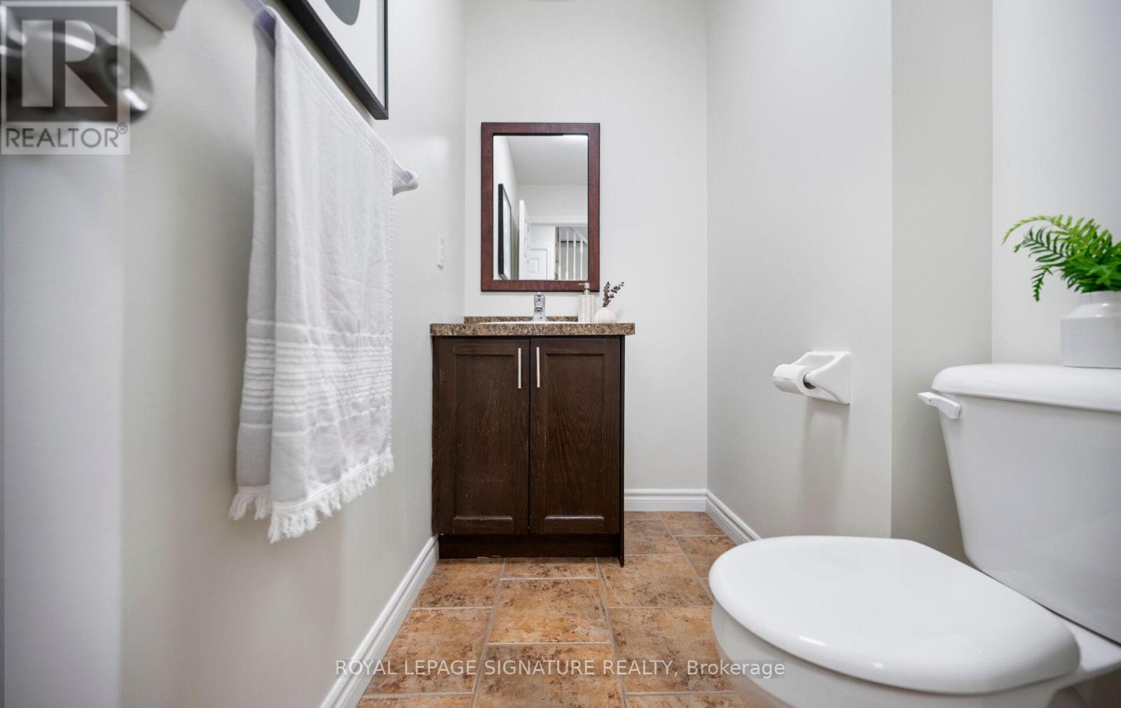 61 THAMES WAY - 21