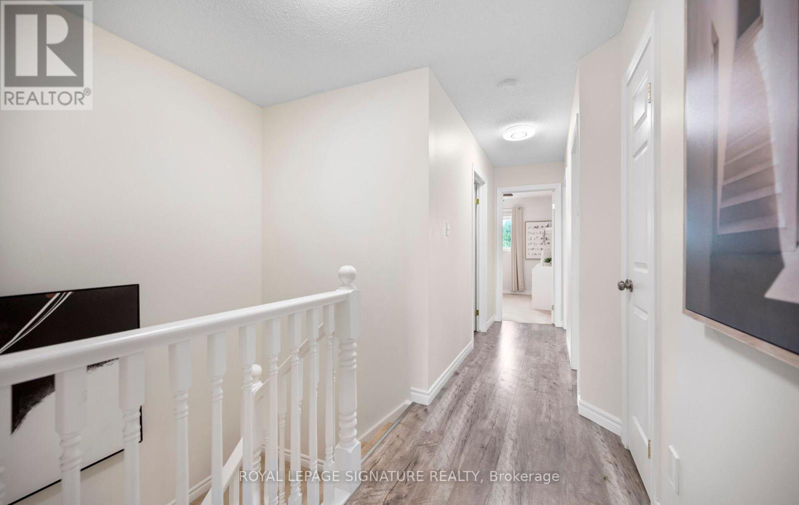 61 THAMES WAY - 23