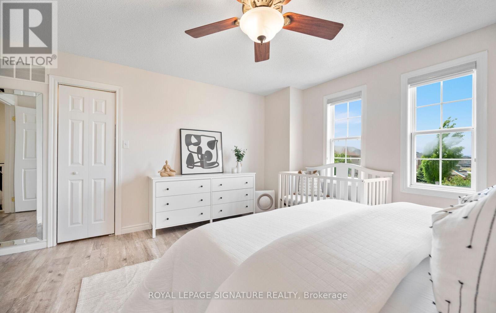 61 THAMES WAY - 27