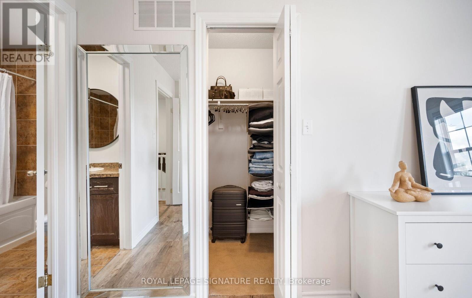 61 THAMES WAY - 28