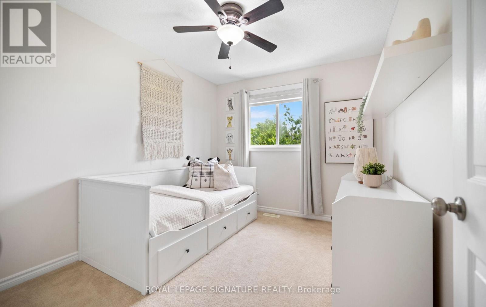 61 THAMES WAY - 31