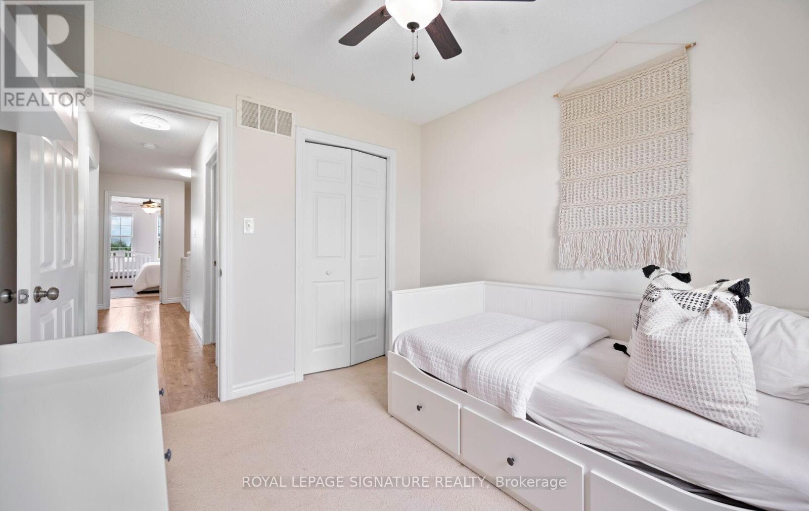 61 THAMES WAY - 32