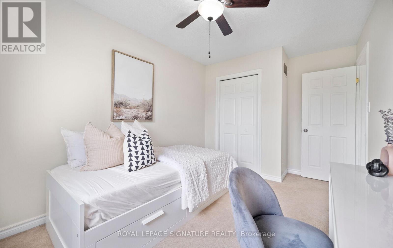 61 THAMES WAY - 34