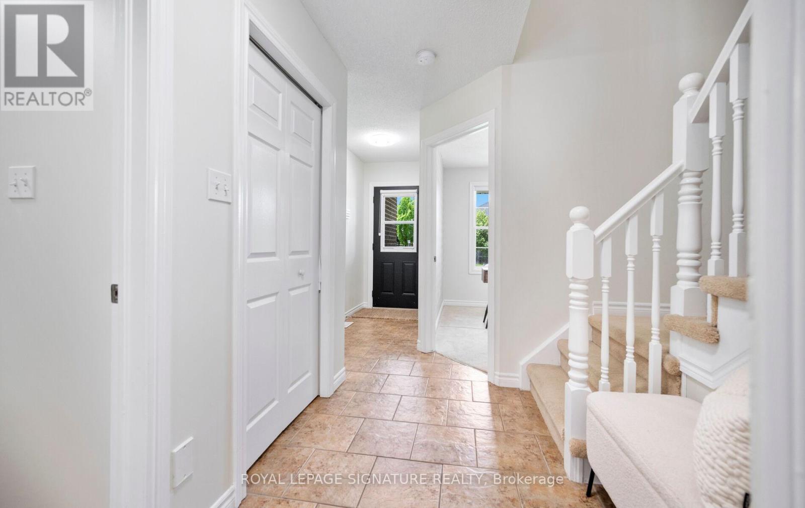 61 THAMES WAY - 4