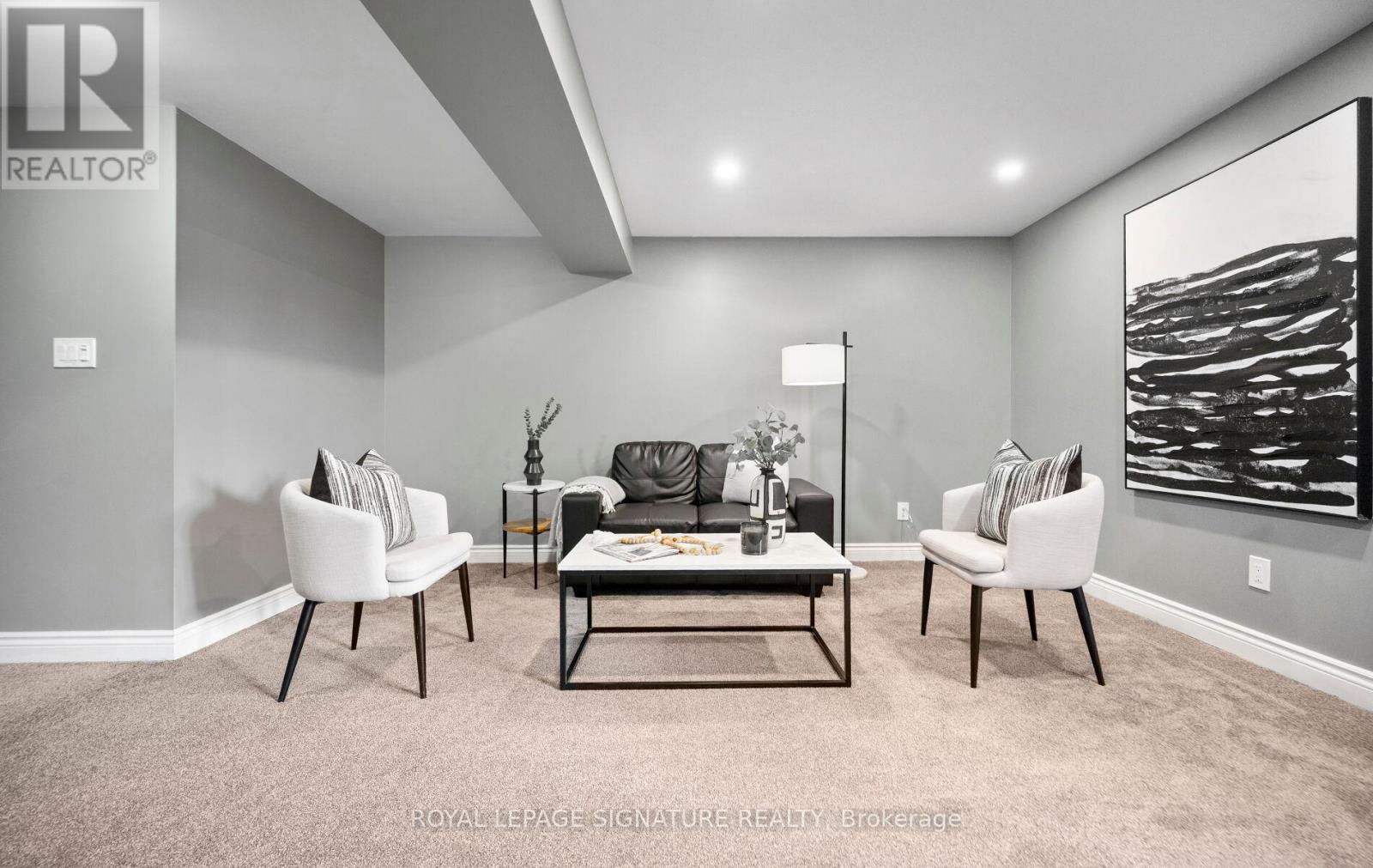 61 THAMES WAY - 40