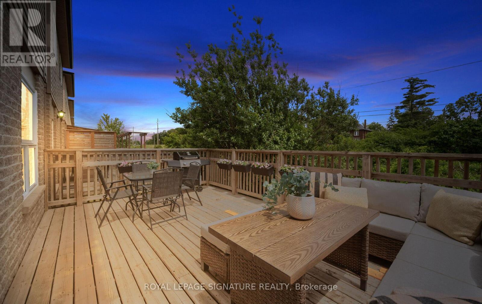 61 THAMES WAY - 44