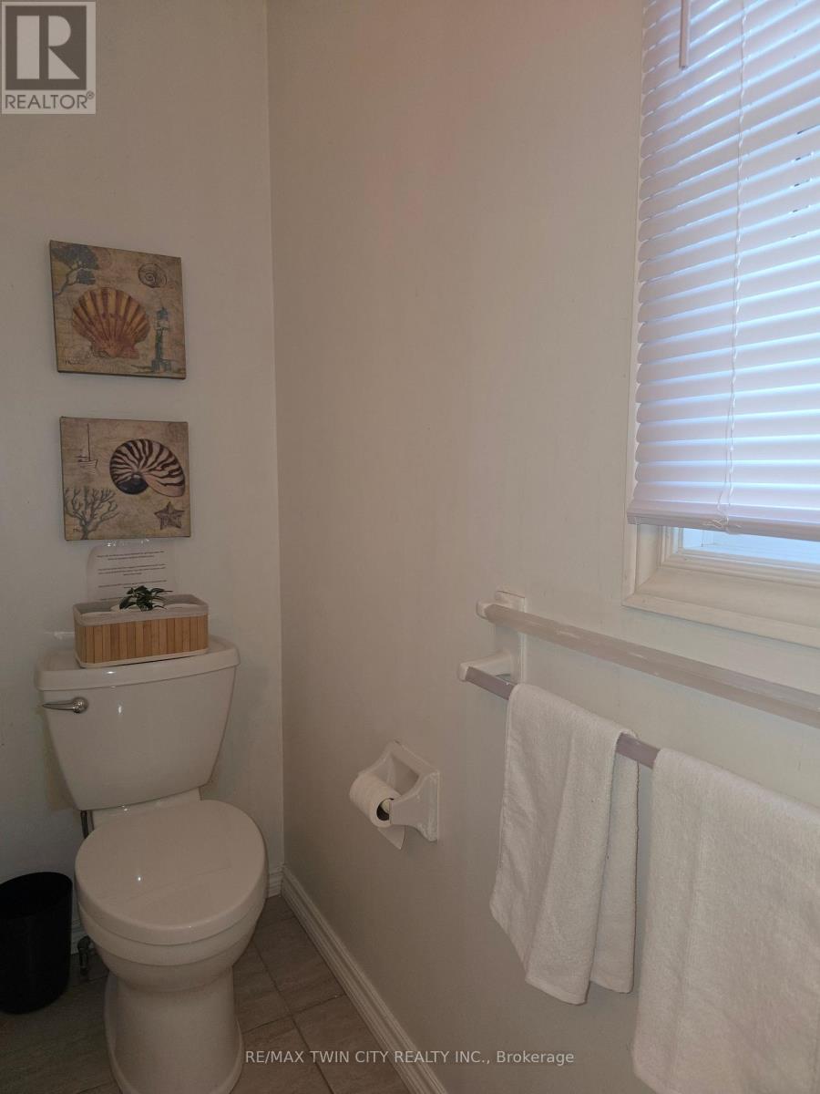#6 250 KEATS WAY - 23