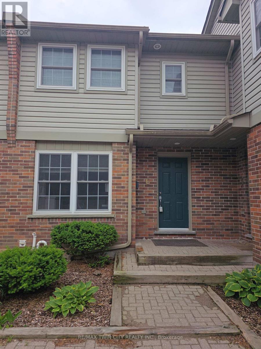 #6 250 KEATS WAY - 24