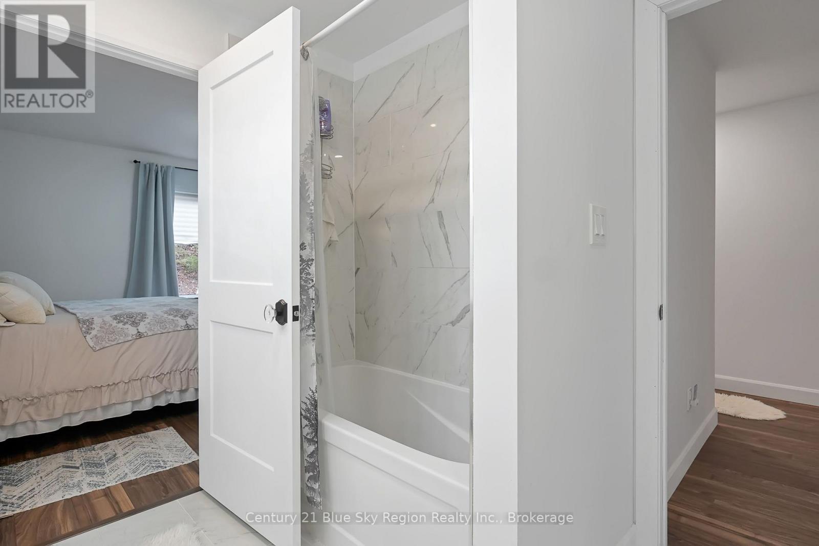 104 GREENWOOD DRIVE - 33