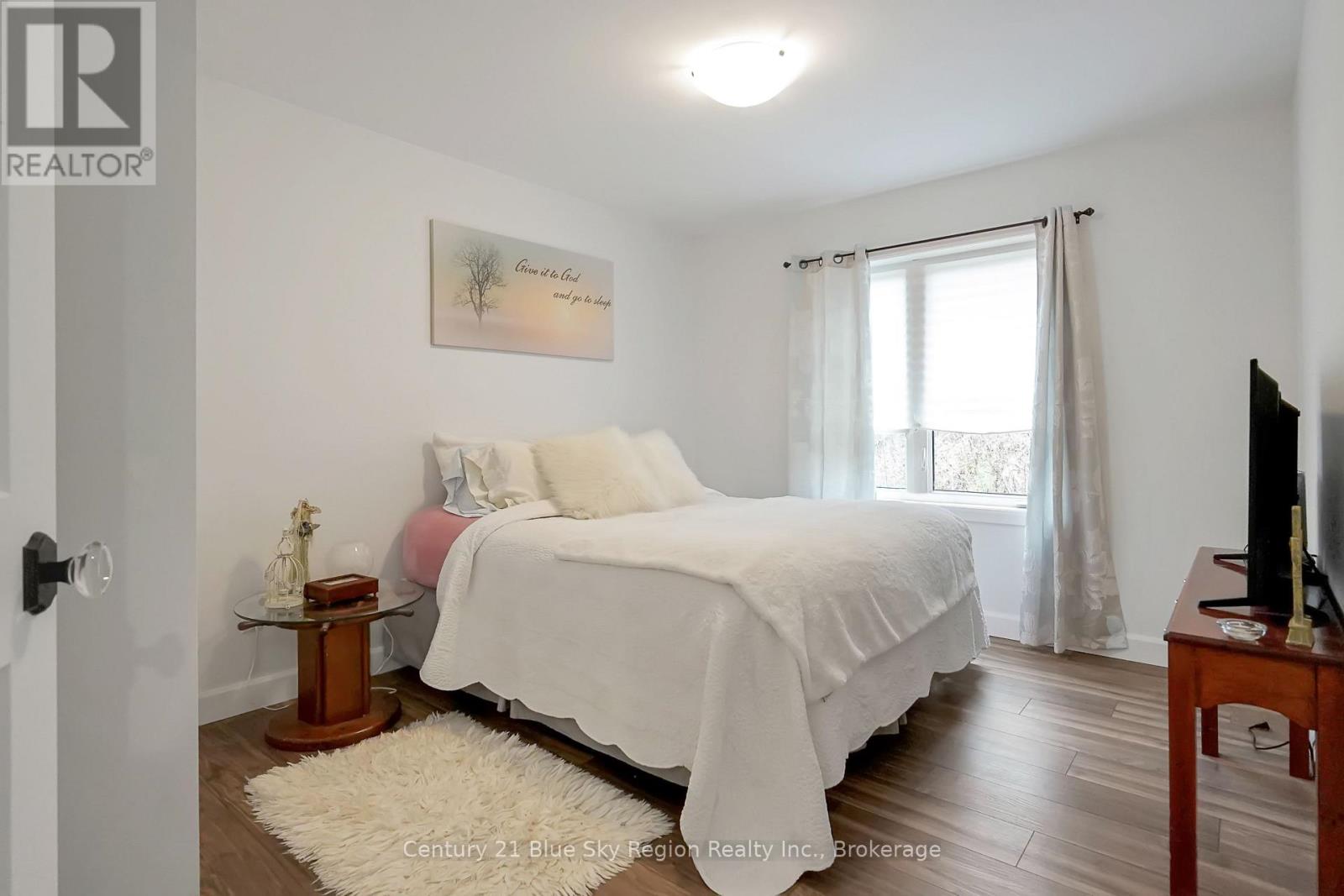 104 GREENWOOD DRIVE - 38
