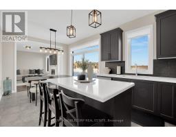 36 Felhazi Trail, Essa, ON L3W0A4 Photo 11