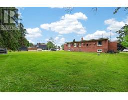 Kitchen - 181 Murphy Road, Essa, ON L0M1B1 Photo 13