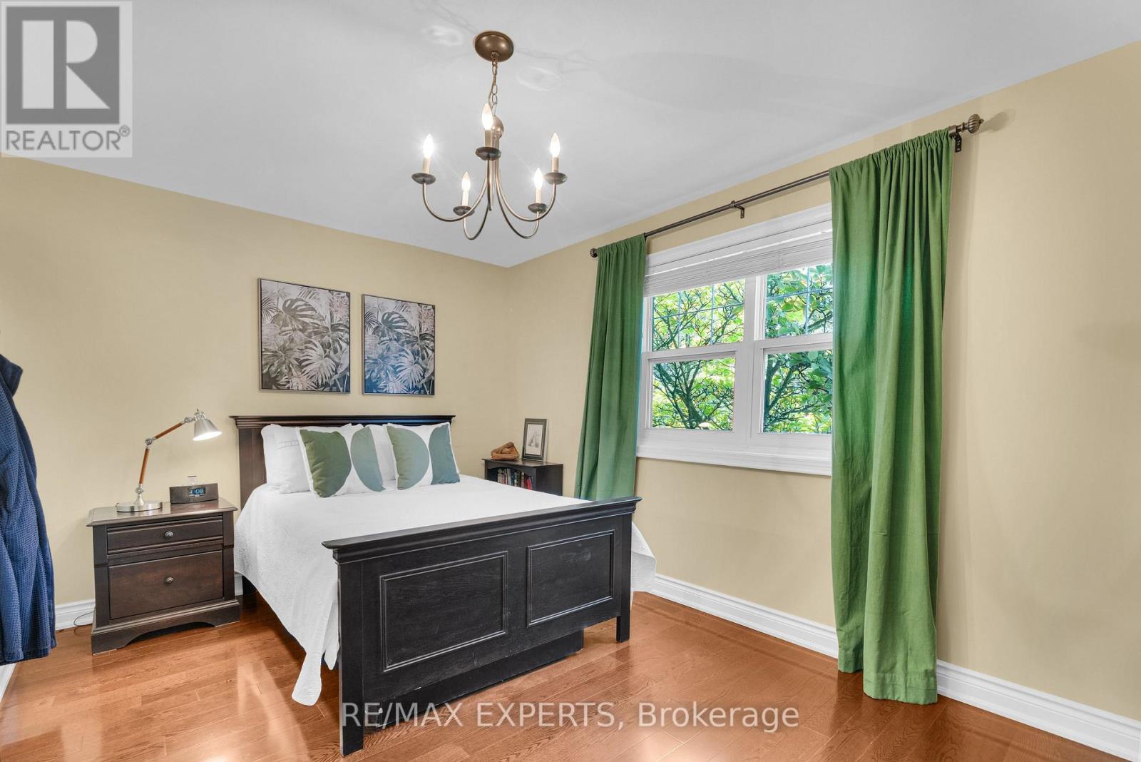 123 FERN VALLEY CRESCENT - 25