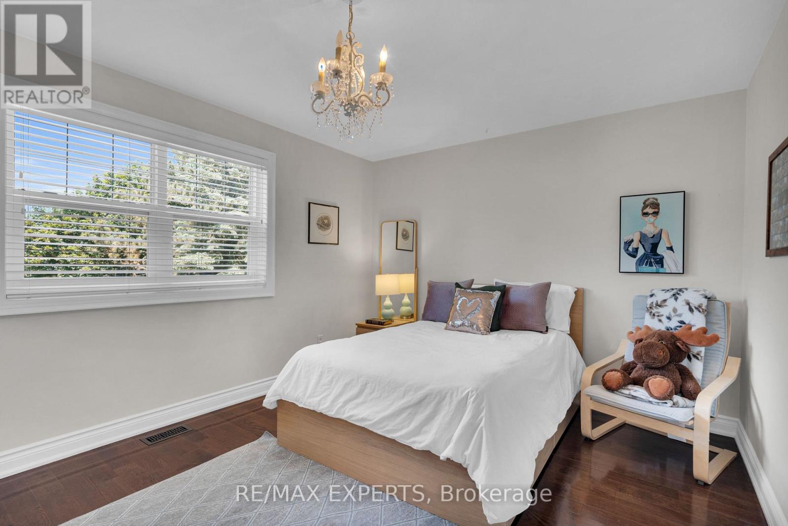 123 FERN VALLEY CRESCENT - 26