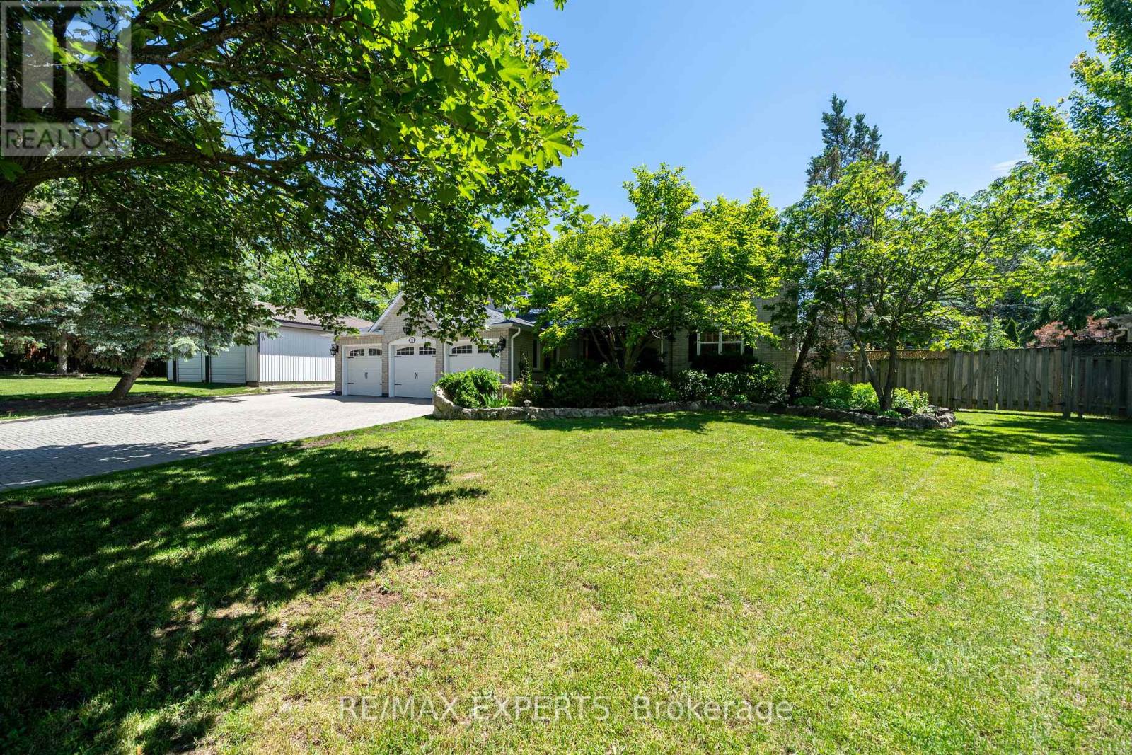 123 FERN VALLEY CRESCENT - 3