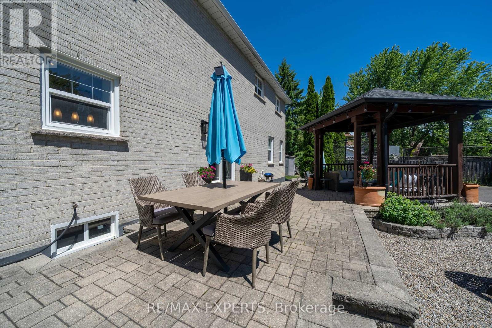123 FERN VALLEY CRESCENT - 33