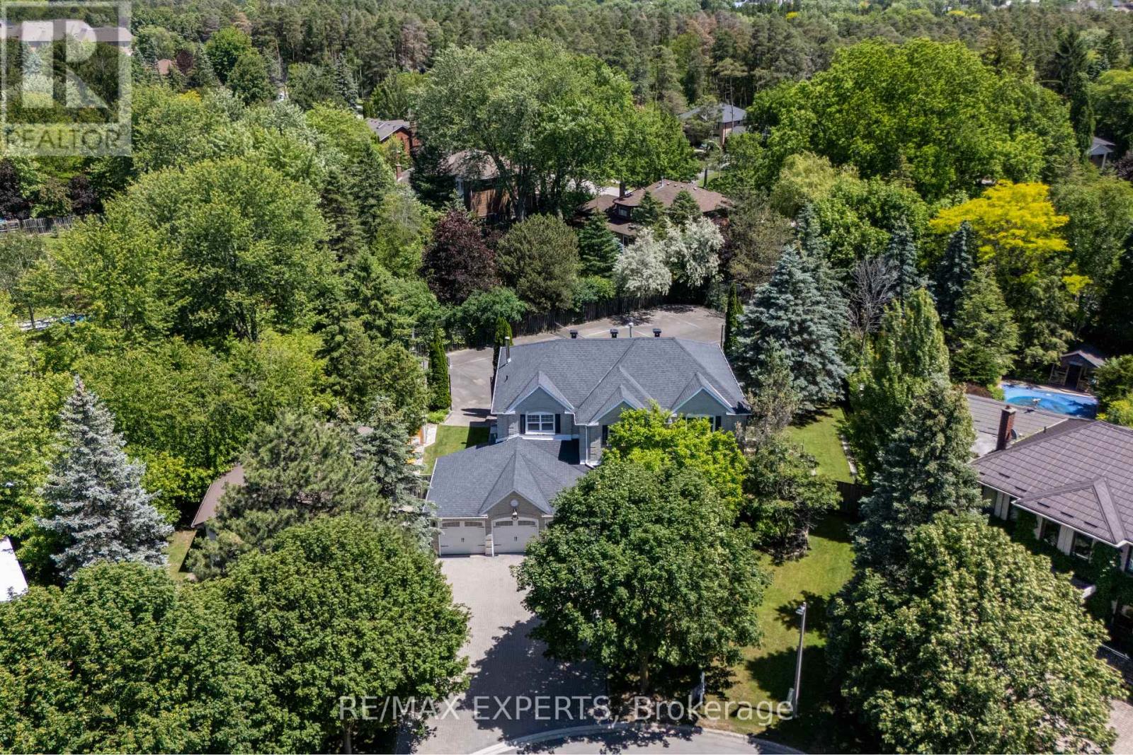 123 FERN VALLEY CRESCENT - 36