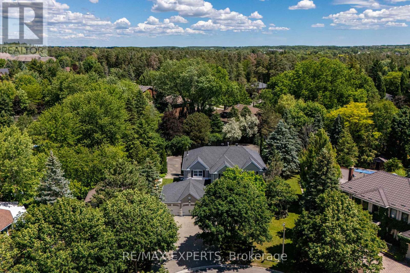 123 FERN VALLEY CRESCENT - 37