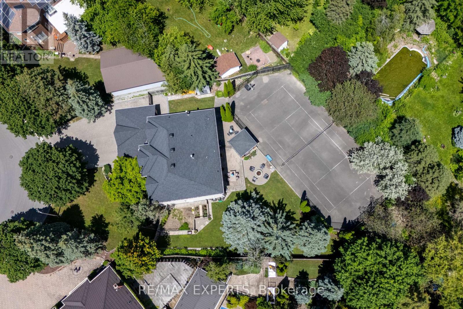 123 FERN VALLEY CRESCENT - 38