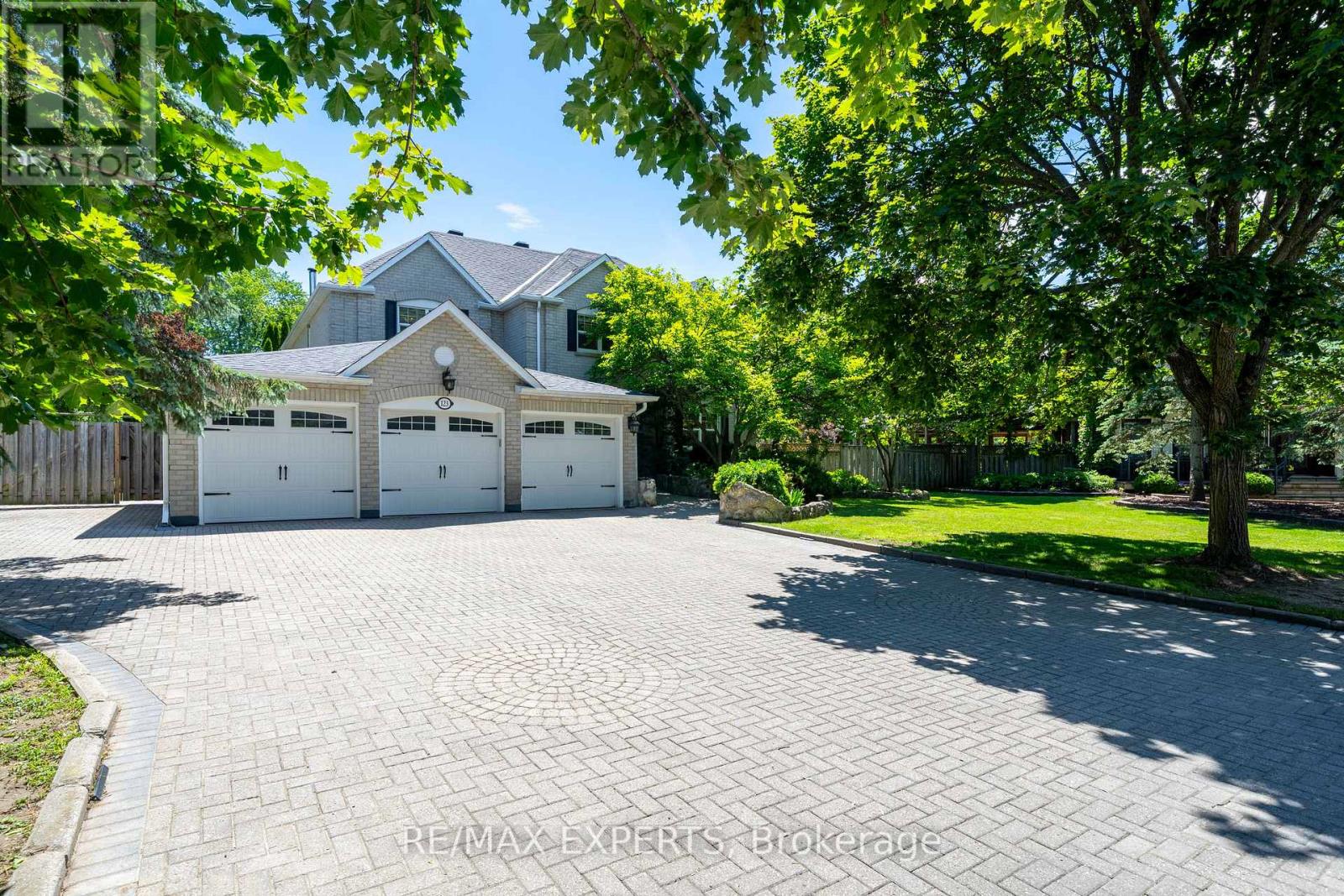 123 FERN VALLEY CRESCENT - 42