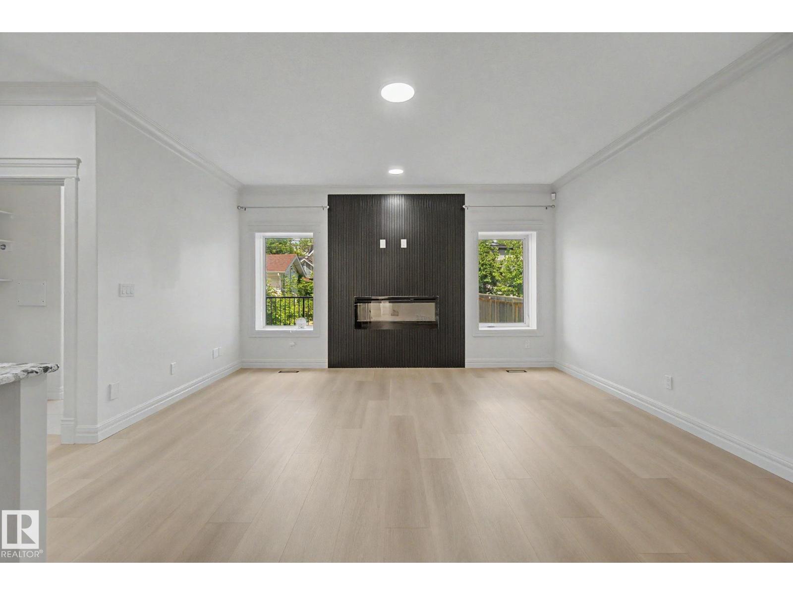 9654 83 AV NW - 25