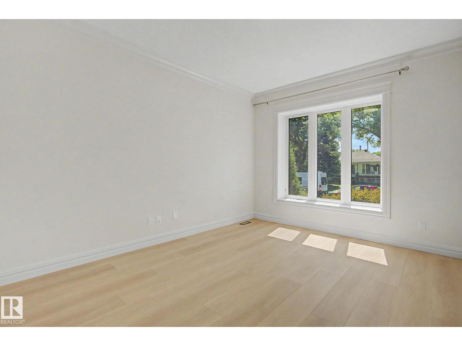 9654 83 AV NW - 10