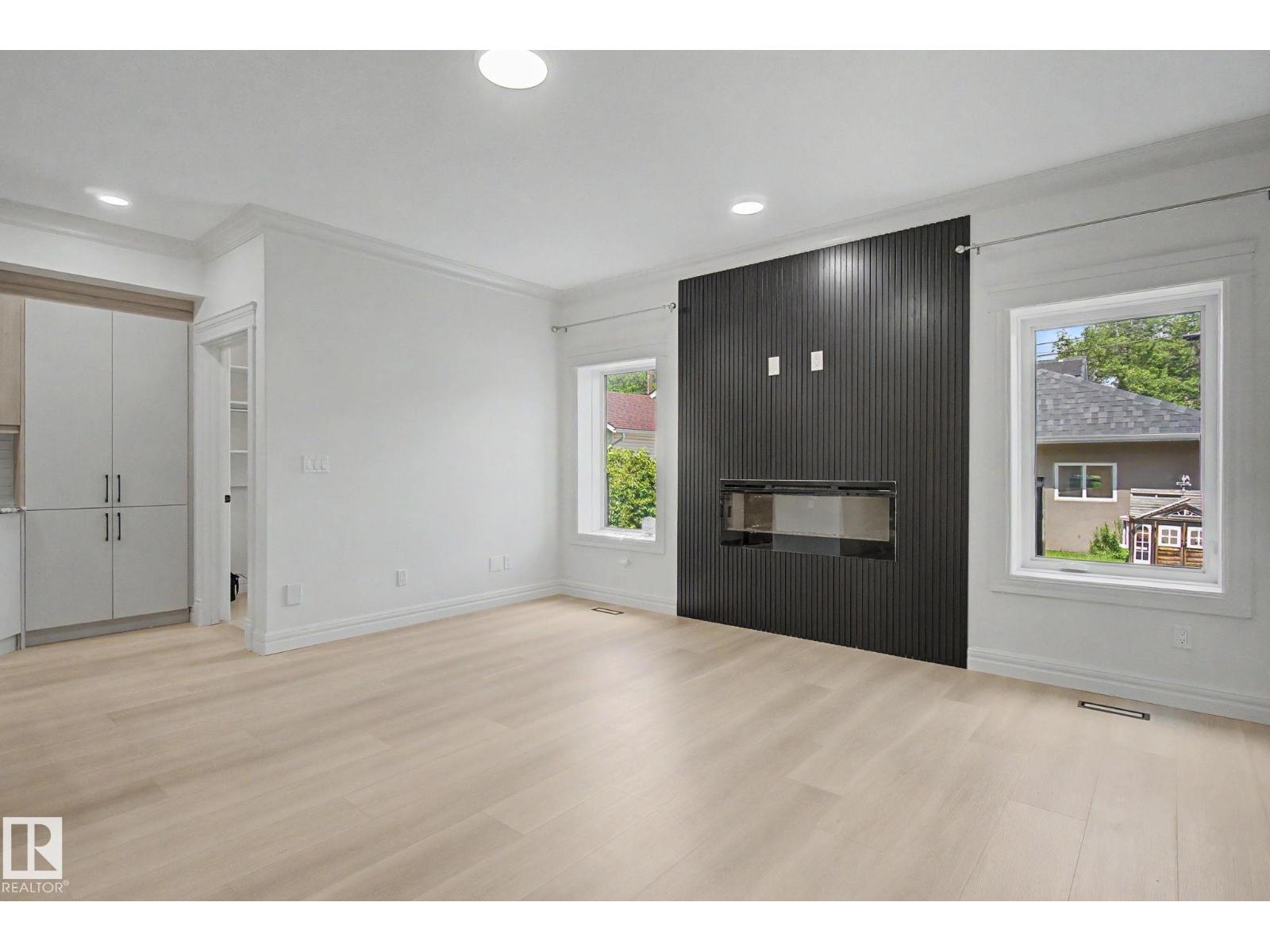 9654 83 AV NW - 27